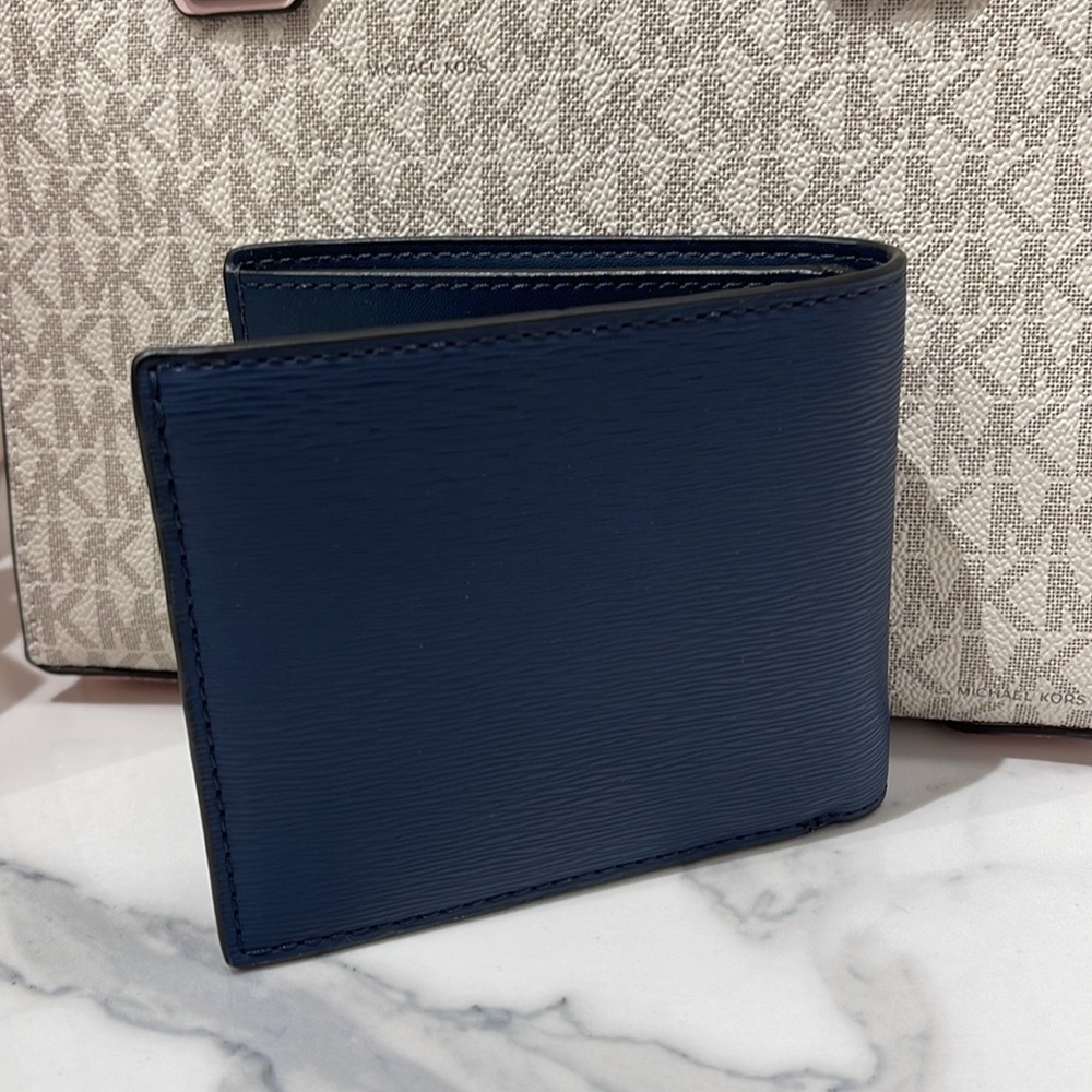 Michael Kors Cooper Billfold Wallet
Navy NWT - Picture 14 of 16